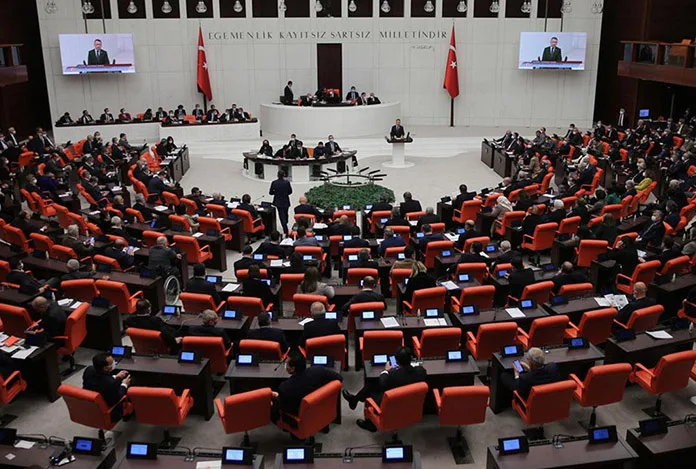 Meclis mesaiye EYT ile başlıyor