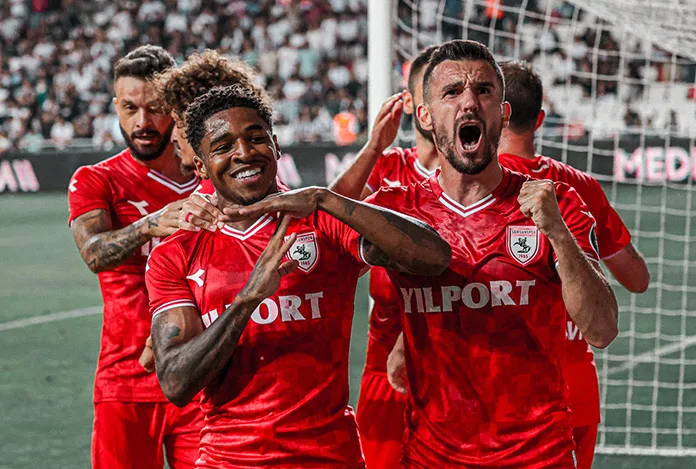 Samsunspor Altınordu deplasmanında 3 puan arıyor