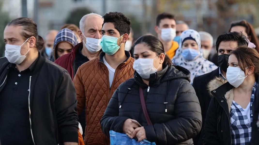 Prof. Dr. Mehmet Ceyhan’dan uyarı: “Yapılan Covid-19 testlerinin yarısından fazlası pozitif”