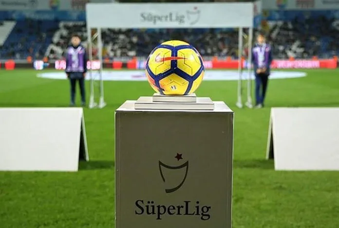 Beşiktaş Süper Lig için play-off önerisinde bulundu, Fenerbahçe ve Galatasaray karşı çıktı