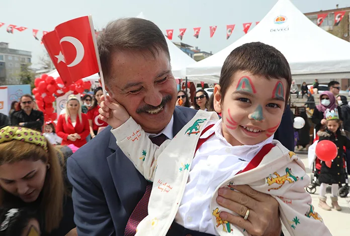 Cemil Deveci: “Kaynaklarımızı hemşehrilerimizin mutluluğu için kullanmaya devam edeceğiz”