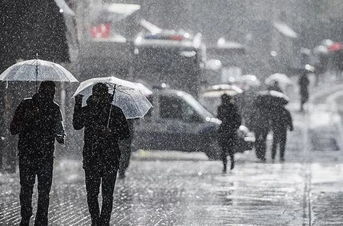 İstanbul için dolu ve sağanak yağış uyarısı: Saat verildi