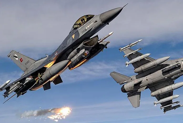 Yunan F-16’ları Türk savaş uçaklarına radar kilidi attı, Türk F-16’ları karşılık verdi