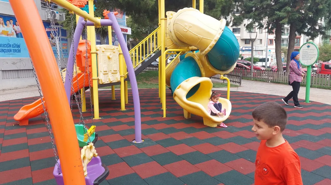 İlkadım’da parklar güvenli hale getiriliyor