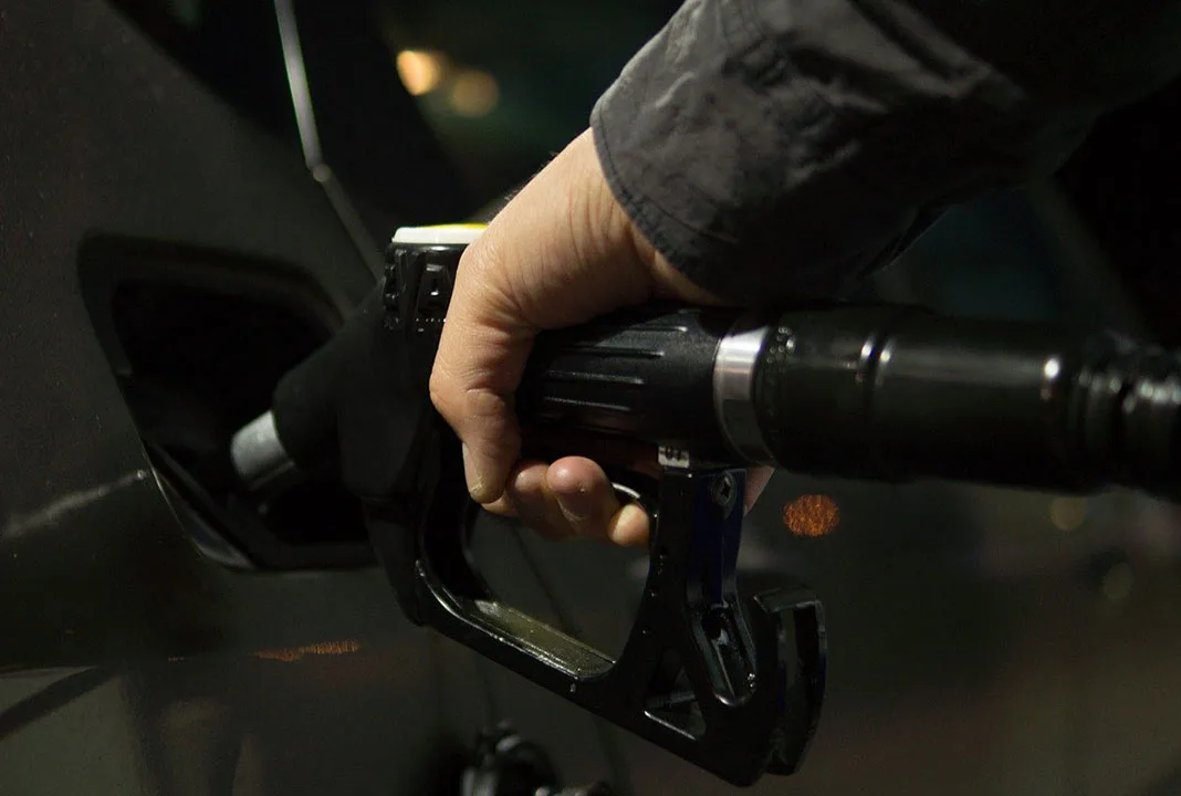 Benzine yeni bir zam daha!