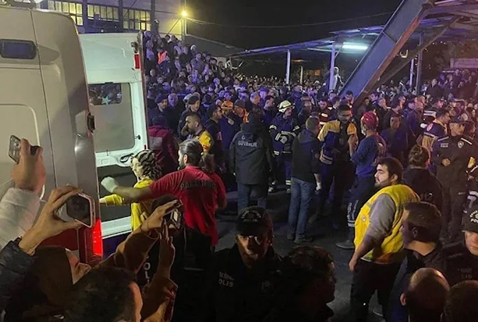 İstanbul’da hastaneye kaldırılan 5 işçinin durumu ciddiyetini koruyor