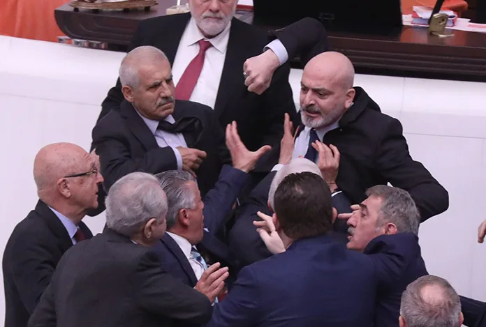 Zafer Işık: “Zaman zaman böyle şeyler olur, özür dilemeyeceğim”