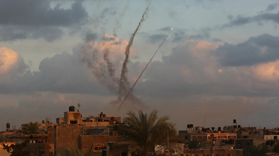 Hamas, İsrail’e karşı ‘Aksa Tufanı’ isimli operasyon başlattı, İsrail ‘savaş durumu’ ilan etti