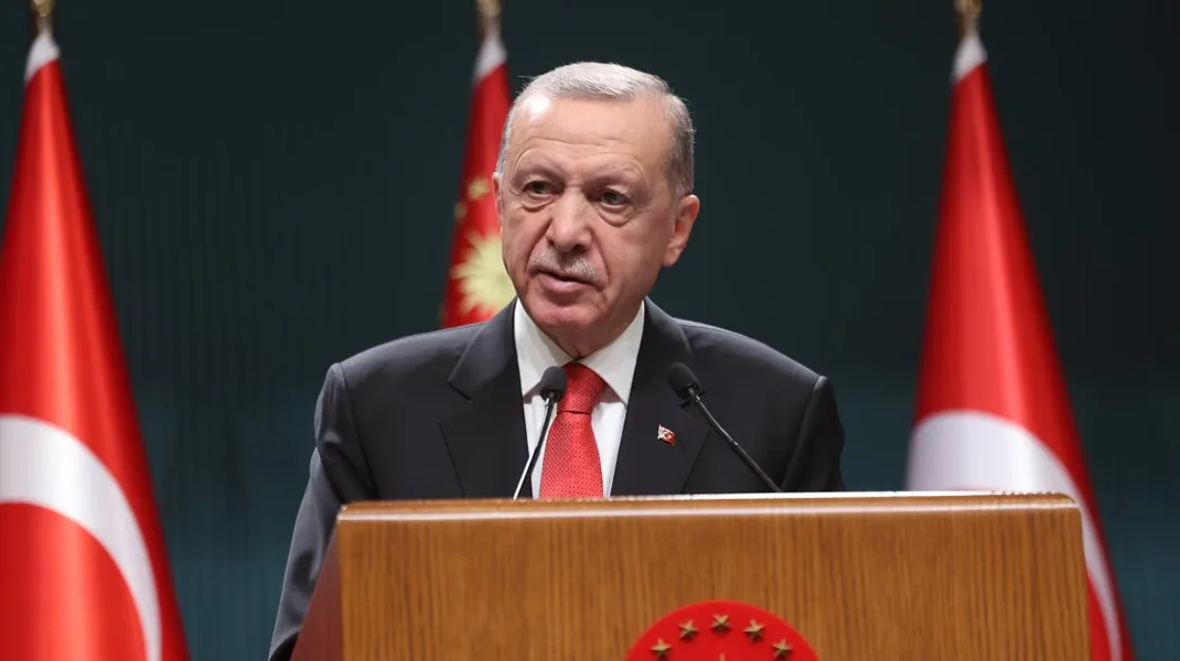 Erdoğan’dan 100. yıl mesajı: “En büyük hedefimiz, demokrasimizi Cumhuriyetimizin 100’üncü yaşına yakışır sivil, özgürlükçü ve kuşatıcı bir anayasaya kavuşturmaktır”