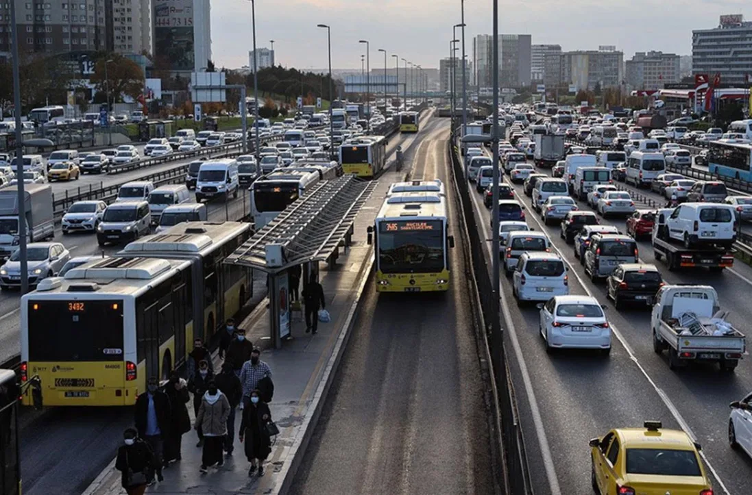 İstanbul’da toplu ulaşım ve taksi ücretlerine zam