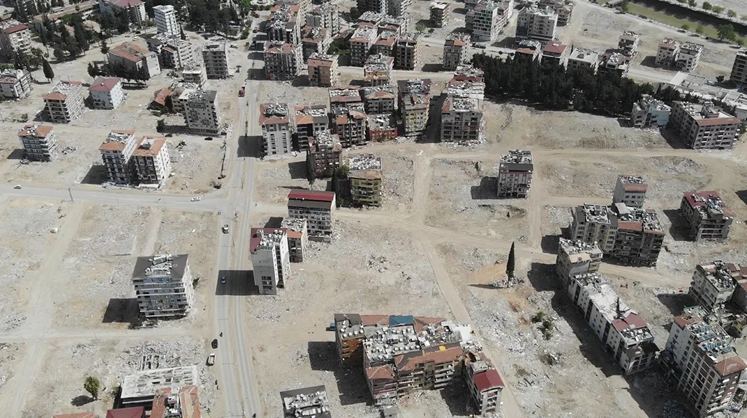 Depremin acı bilançosu: 3 bin 500 çocuk yetim kaldı