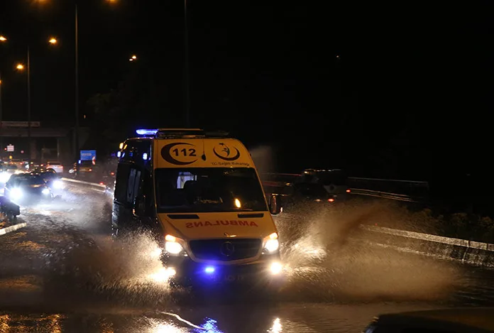 Samsun’u sağanak yağış vurdu