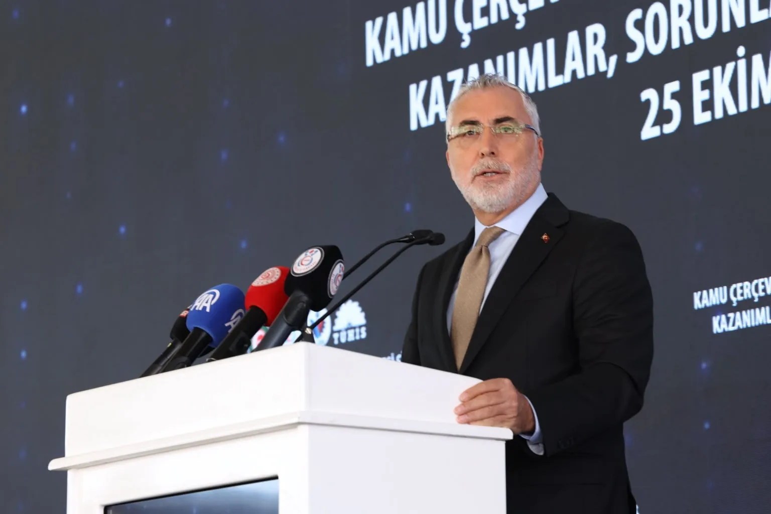 Bakan Işıkhan: Kamu işçisinde taban ücret 42 bin lira oldu