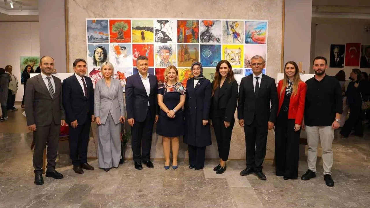 Samsun'un İlk Sanat Çalıştayının Eserleri Yalı'da Sergilendi
