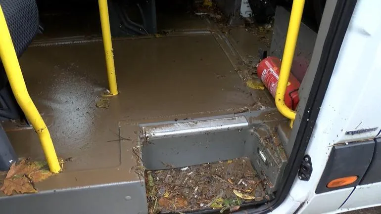 İstanbul'da sağanak yolları göle çevirdi, 41 kişi tahliye edildi