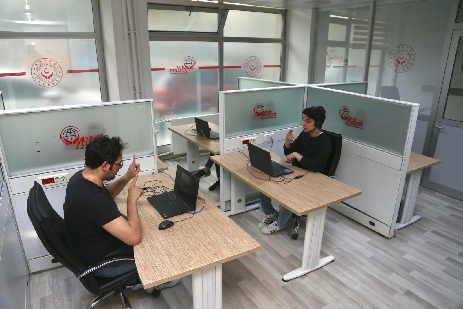 AİLEM Engelsiz İletişim Merkezi 335 bin çağrıya destek verdi
