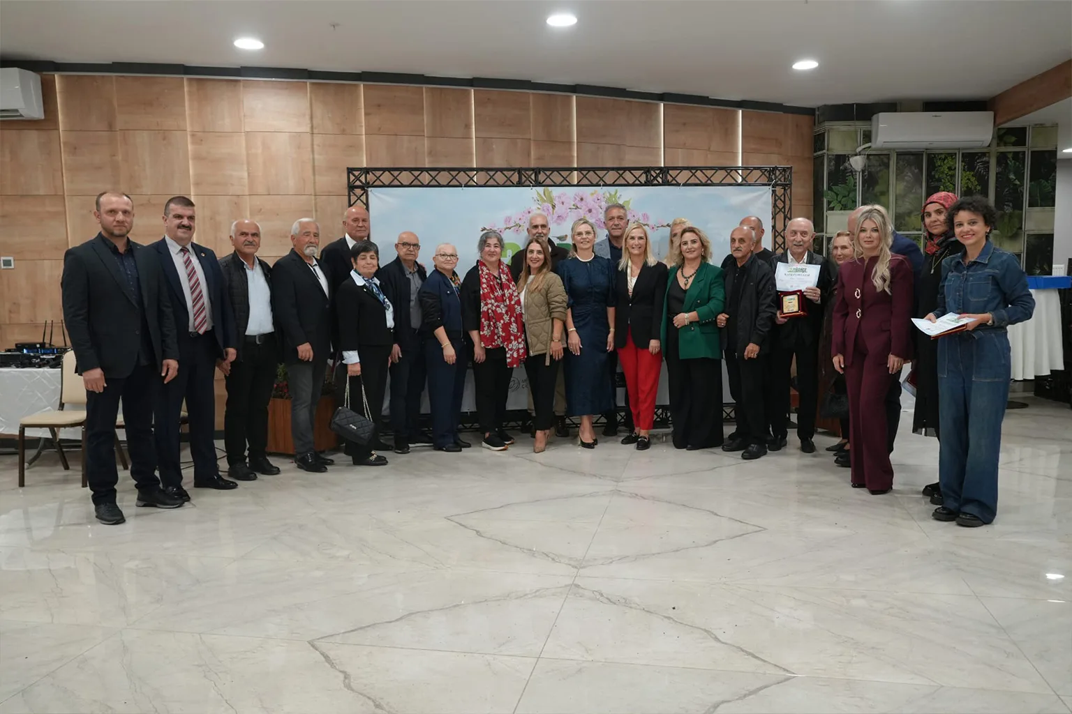 Atakum Belediyesi 2. En Güzel Bahçe Yarışması’nın ödül töreni Ata Sahne’de gerçekleştirildi