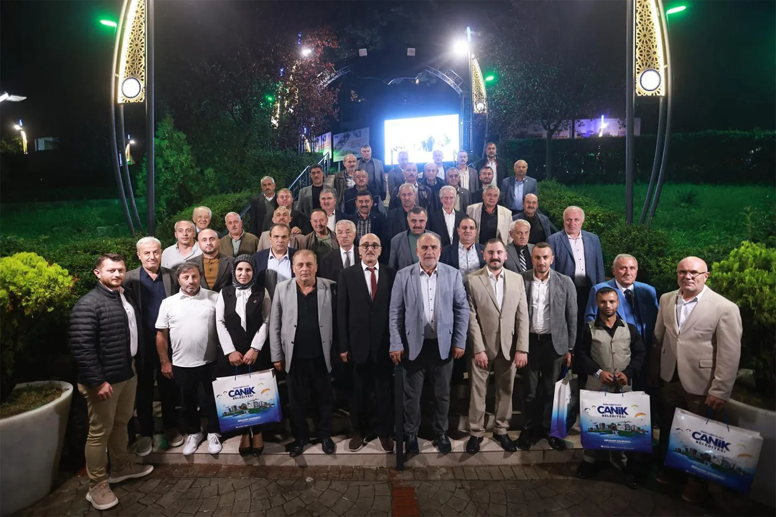 Başkan Sandıkçı'dan Muhtarlara Jest
